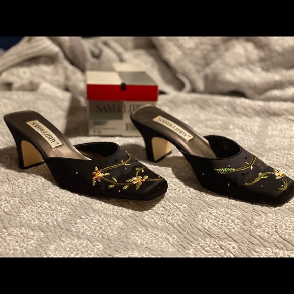 Sam and Libby Embroidered mules with heel - Picture 2 of 4